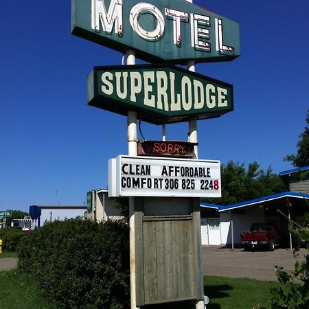 Superlodge Ллойдминстер Экстерьер фото